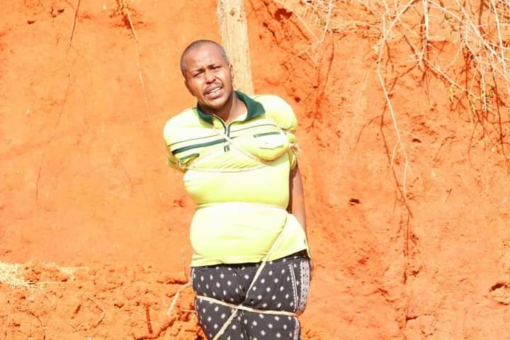 Xasan Cabdullaahi oo la toogtay.jpg